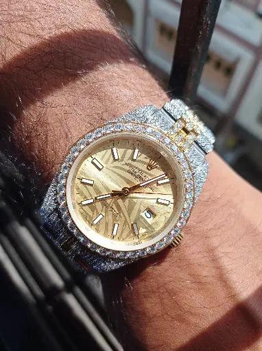 Rolex Oyster Perpetual Datejust Automatic Watch with Golden dial